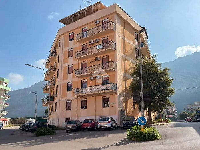 Appartamento quadrilocale in vendita in Via Valentino Mazzola, Capaci