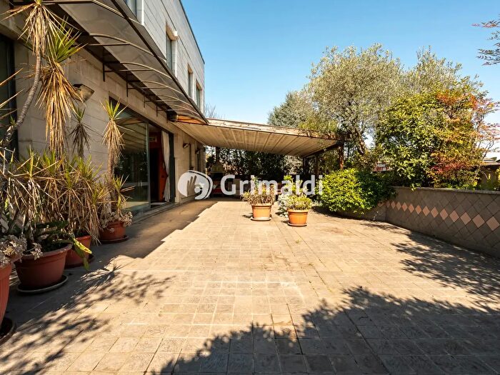 Appartamento quadrilocale in vendita in Favaron, Nova Milanese