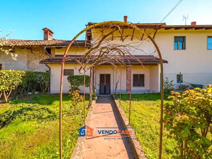Casa bilocale in vendita in Busca