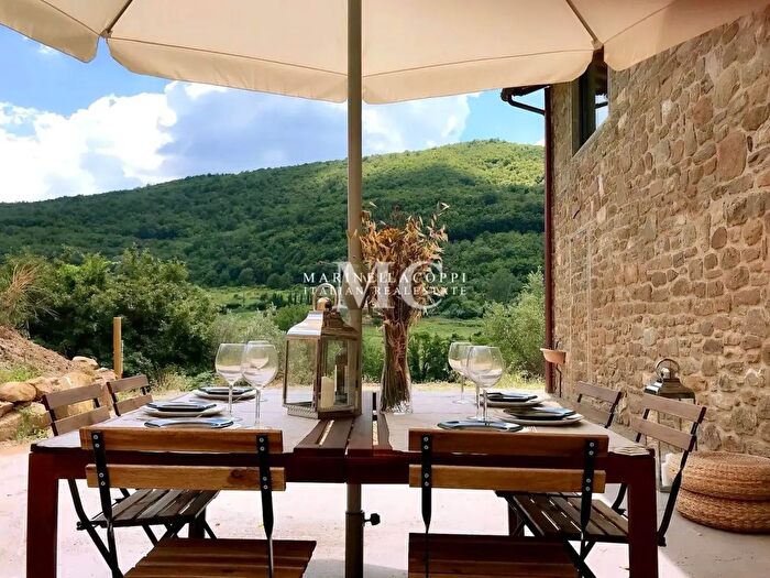 Casa con 6 locali in vendita in Greve In Chianti