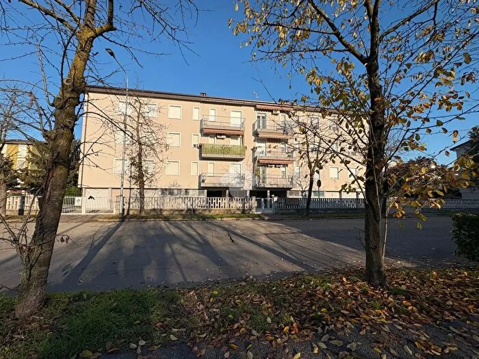 Appartamento trilocale in vendita in Via Resistenza, Landriano