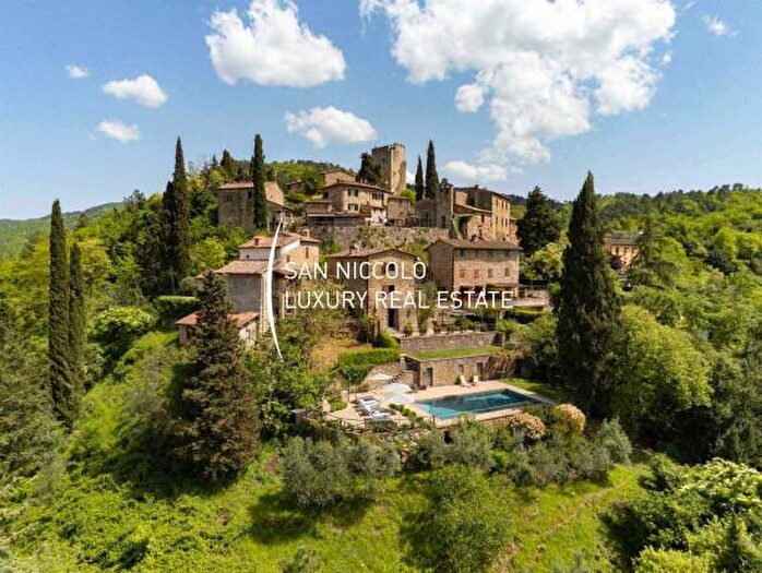 Casa con 6 locali in vendita in Via Bettino Ricasoli, Gaiole In Chianti