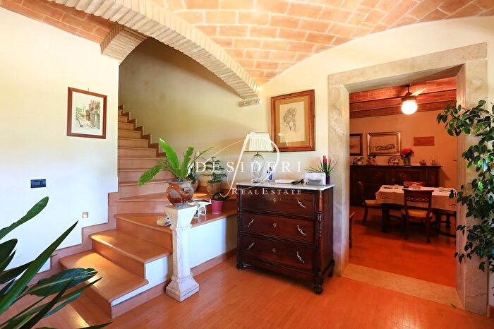 Casa con 8 locali in vendita in Manciano