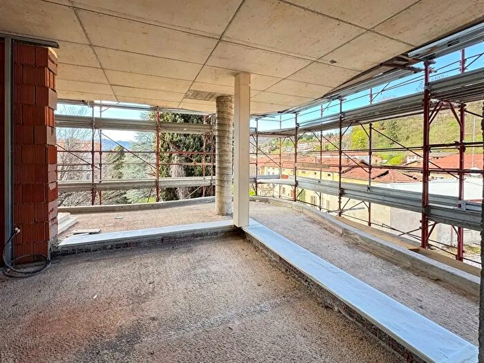 Appartamento trilocale in vendita in Via Mazzini, Cisano Bergamasco