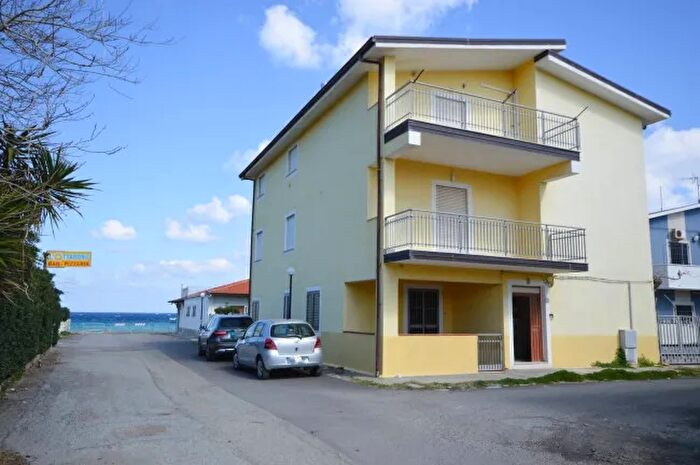 Appartamento trilocale in vendita in Crosia Cda Pantano Via delle Magnolie, Crosia