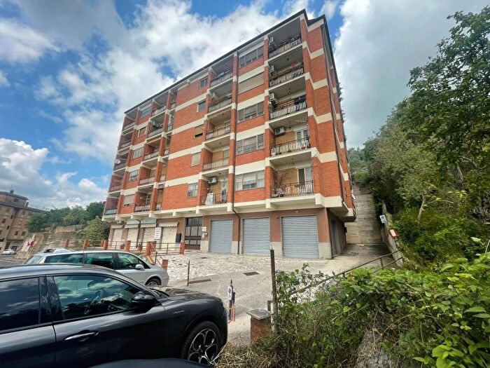 Appartamento quadrilocale in vendita in Viale Umberto Mastroianni Arpino Frosinone, Arpino