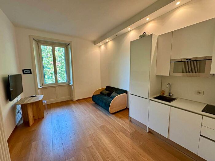 Appartamento bilocale in affitto in Viale dei Mille, Plebisciti Susa, Milano