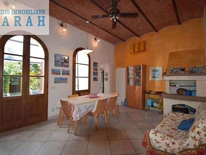 Casa con 8 locali in vendita in Via Matteotti, Viareggio