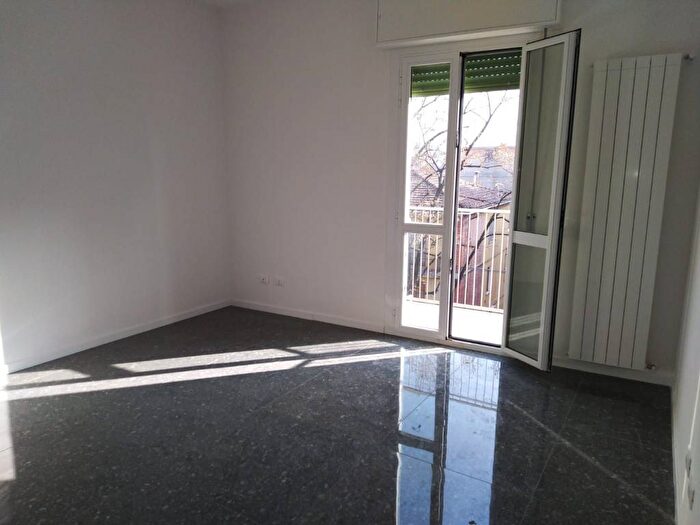 Appartamento trilocale in affitto in Viale Buon Pastore, Buon Pastore Parco Amendola, Modena