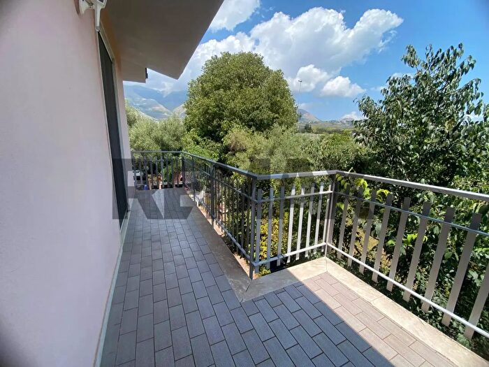 Appartamento trilocale in vendita in Via Appia Lato Napoli, Formia