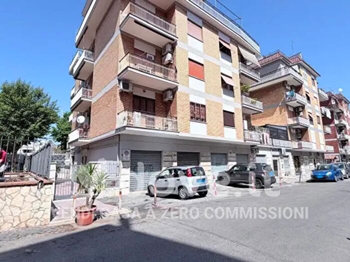 Appartamento bilocale in vendita in Via dellAlloro, Roma