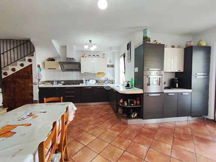 Casa quadrilocale in vendita in Str Prima, Labico