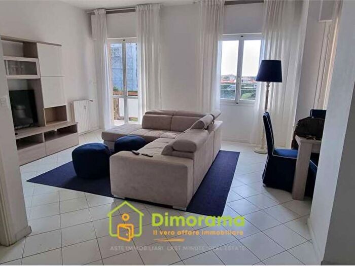Appartamento con 6 locali in affitto in qre Duca D'Aosta, Città Giardino, Viareggio