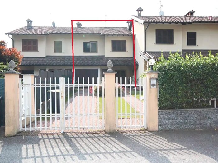 Casa con 6 locali in vendita in Via Prato delle Monache, Cannobio
