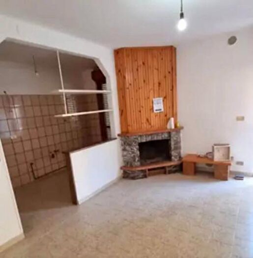 Casa con 6 locali in vendita in Via Lanciano, Frisa