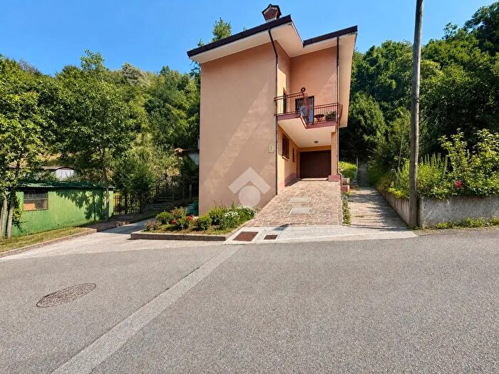 Casa trilocale in vendita in Via Pragiel, Venzone