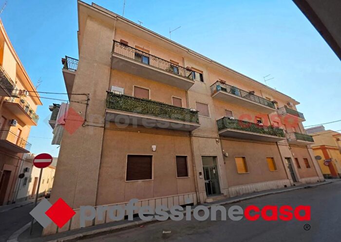 Appartamento bilocale in vendita in Via Adua, Taranto