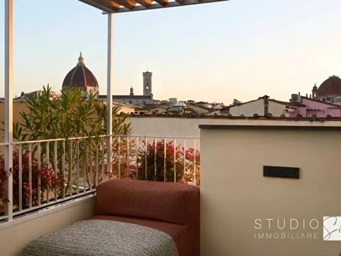 Appartamento con 6 locali in vendita in Via San Zanobi, Firenze