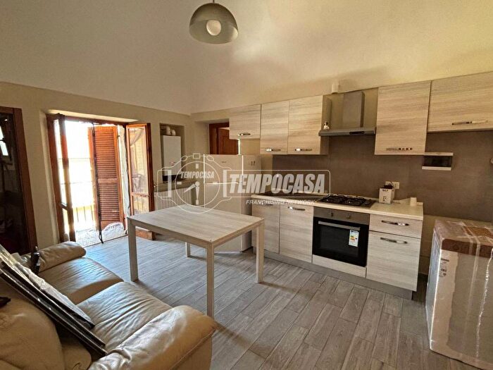 Appartamento trilocale in affitto in Via Giovanni Lanza, Centro, Casale Monferrato