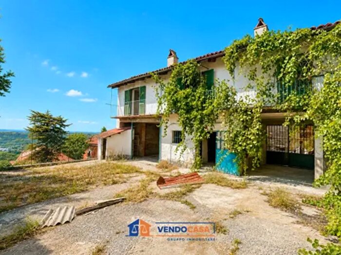 Casa quadrilocale in vendita in Via Roma, Novello