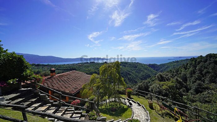 Casa con 5 locali in vendita in Via Rocca Snc, Toscolano Maderno