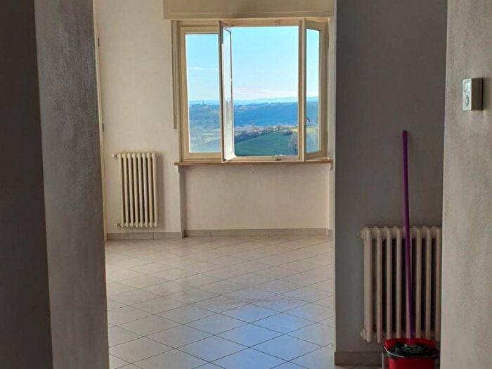 Appartamento trilocale in affitto in piazza vittorio emanule II, Centro, Tonco