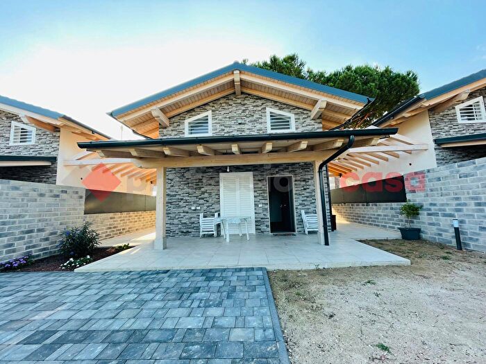 Casa con 5 locali in vendita in Residence Albasol, Terracina