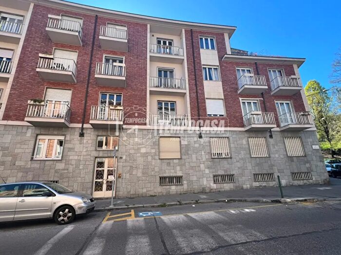 Appartamento trilocale in vendita in Via Lomellina, Torino