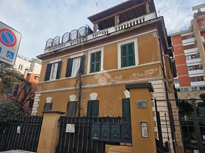 Appartamento quadrilocale in affitto in Via degli Orti della Farnesina, Vigna Clara Vigna Stelluti, Roma