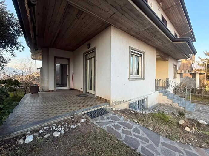 Casa quadrilocale in vendita in Via San Pietro Snc, Paratico