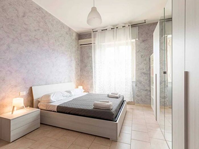 Appartamento bilocale in affitto in Via Maria Cristina, Centro, Pero