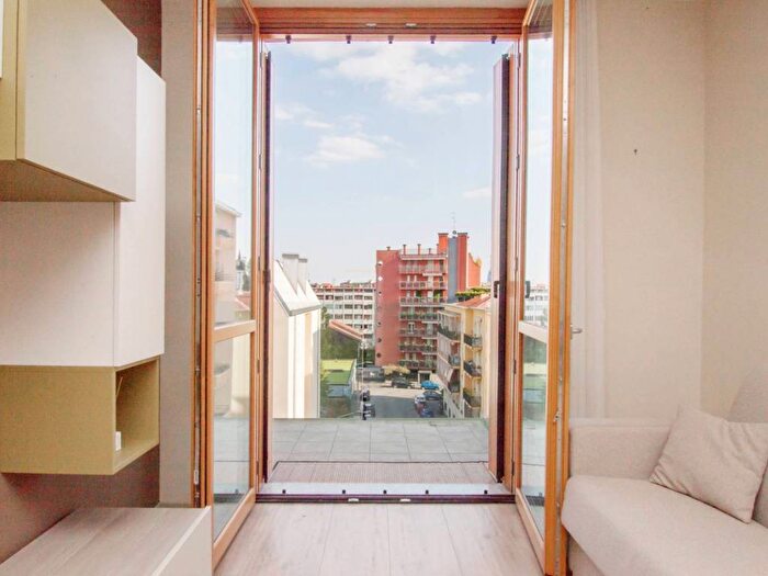 Appartamento trilocale in affitto in Via Pier Francesco Mola, Certosa, Milano