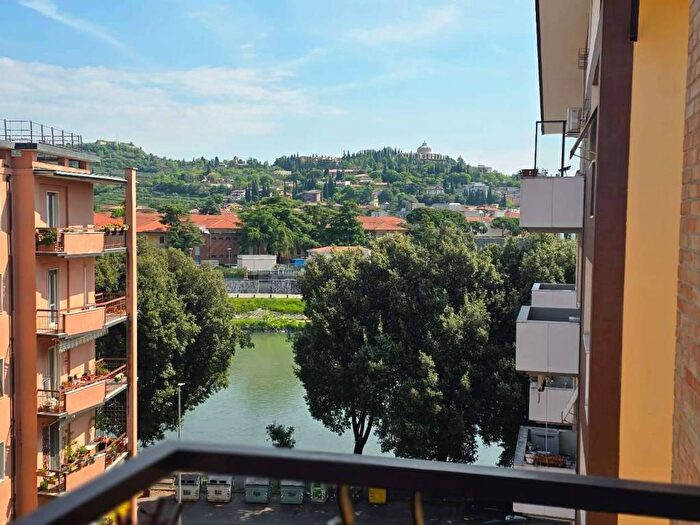 Appartamento con 5 locali in affitto in via Contarini, Borgo Nuovo Navigatori, Verona