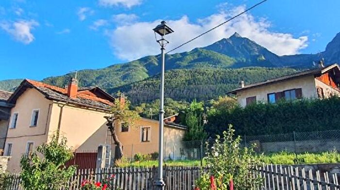 Casa quadrilocale in vendita in Frazione Neyran, Brissogne