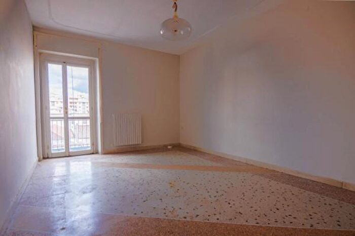 Appartamento trilocale in vendita in Via Bengasi, Foggia