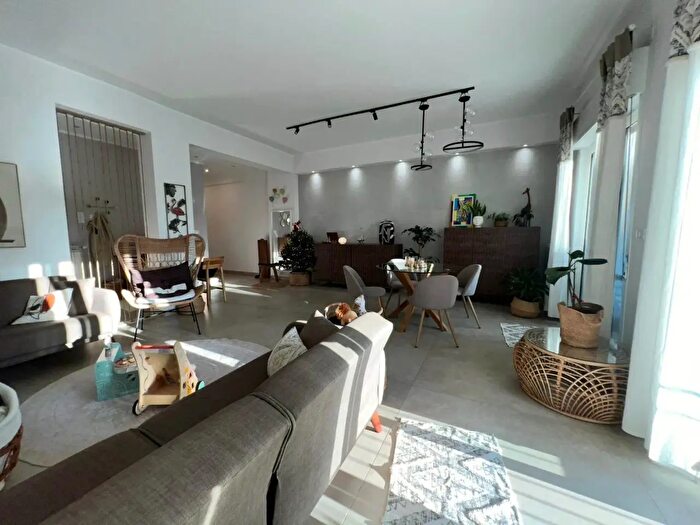 Appartamento quadrilocale in vendita in Via Borrello, Catania