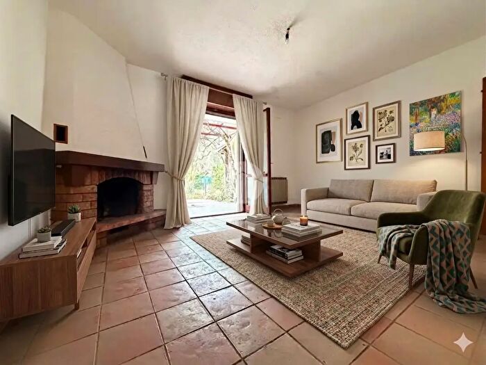 Casa quadrilocale in vendita in Via Ruggero da Pessano, Pessano Con Bornago