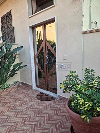 Casa con 6 locali in vendita in Via Austria, Siracusa