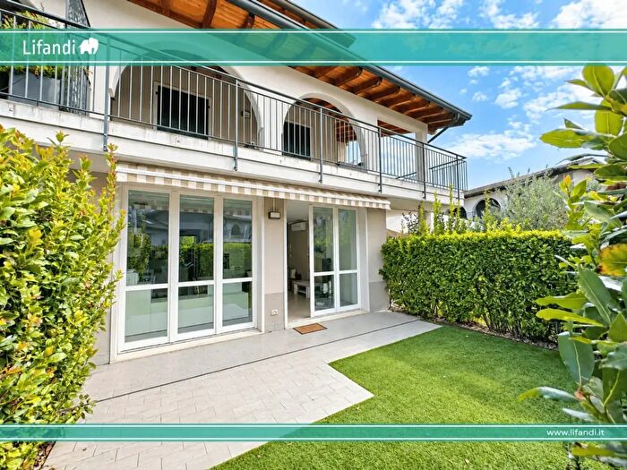 Casa trilocale in vendita in Peschiera Del Garda