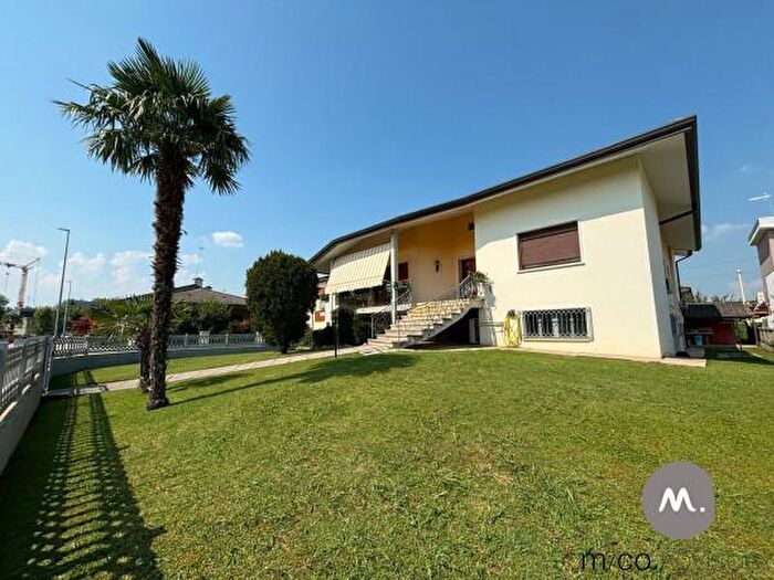 Casa con 6 locali in vendita in Via Alessandro Manzoni, Azzano Decimo