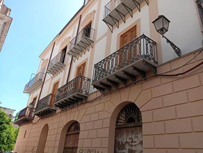 Appartamento bilocale in affitto in Piazza del Monte di Pietà, Tribunale, Palermo