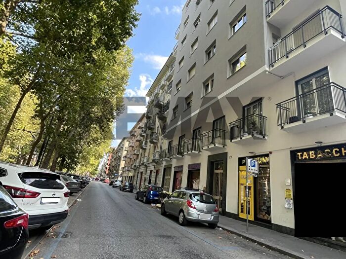 Appartamento trilocale in vendita in Corso Regina Margherita, Torino