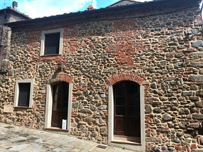 Casa quadrilocale in vendita in Via del Tempio, Bucine