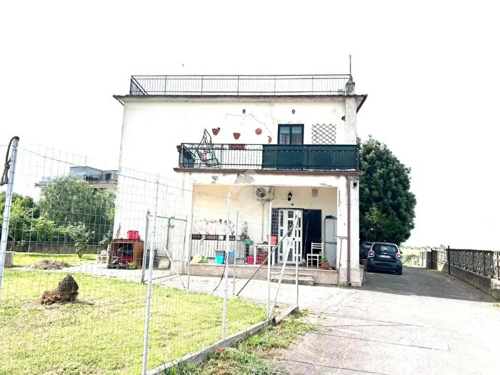 Appartamento trilocale in vendita in Roma