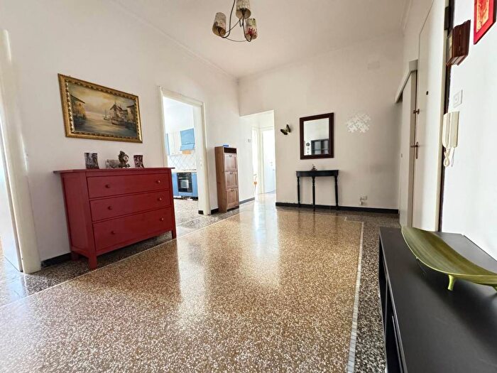 Appartamento quadrilocale in affitto in Via Tevere, Pegli, Genova