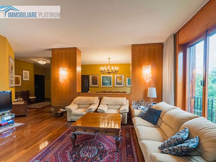 Appartamento con 5 locali in vendita in Via Albinoni, Monza
