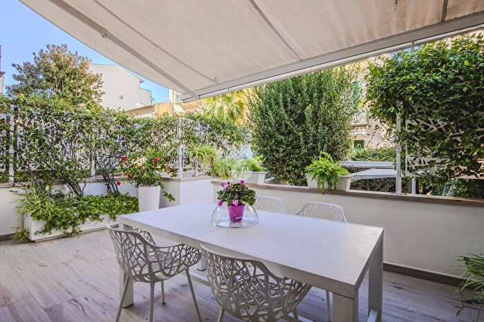 Appartamento con 5 locali in vendita in Piazza Oberdan, Firenze