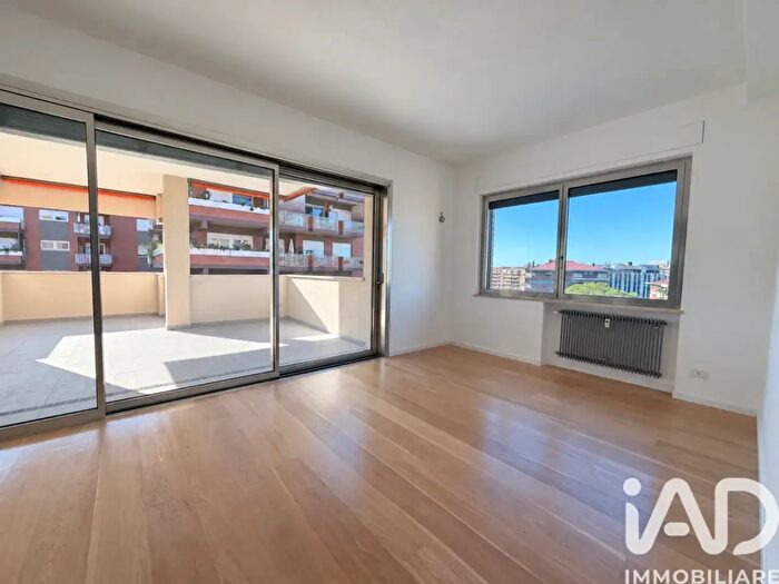 Appartamento trilocale in vendita in Via Elio Vittorini, Roma