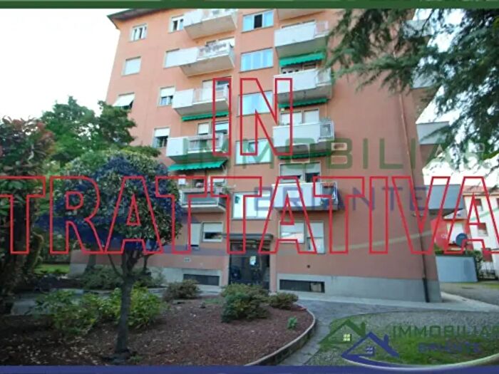 Appartamento trilocale in vendita in Via Goffredo Mameli, Gallarate