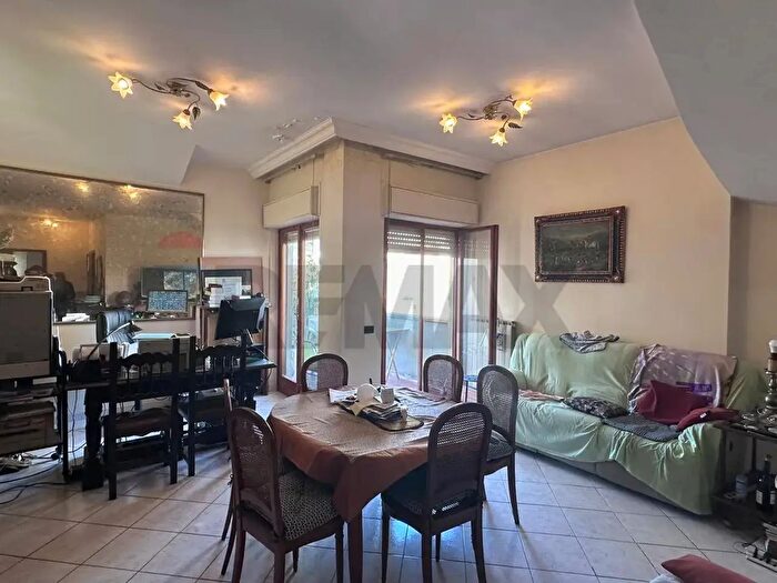 Appartamento trilocale in vendita in Via Pupinia, Roma